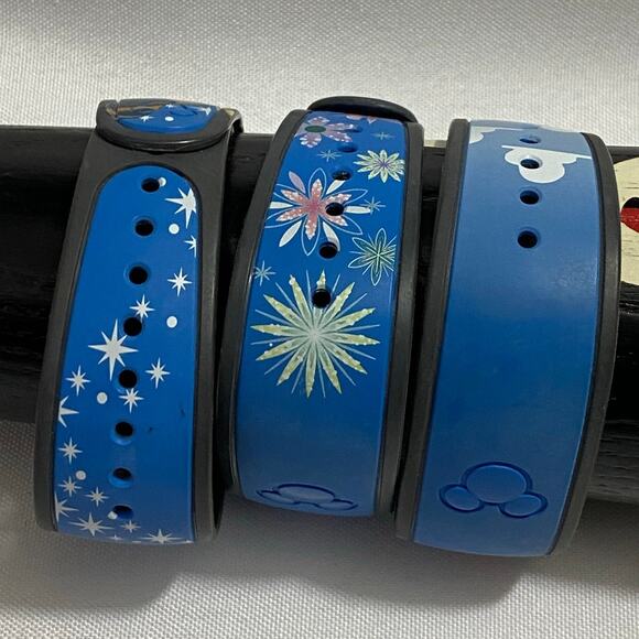 Disney Park Magic Band Frozen Fever  Elsa, Buzz, Woody and jiminy cricket - Picture 3 of 6